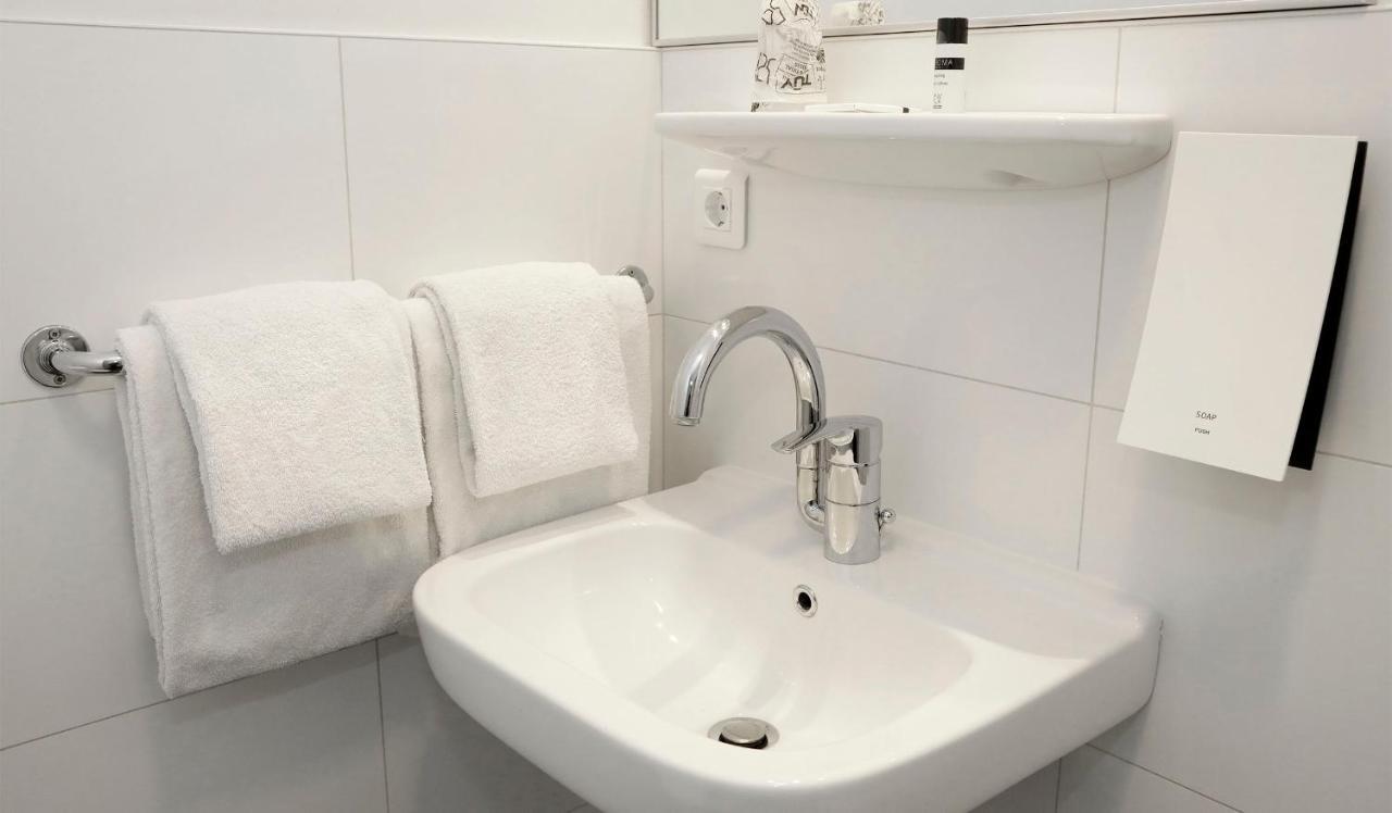 City Hotel Тернезен Екстериор снимка